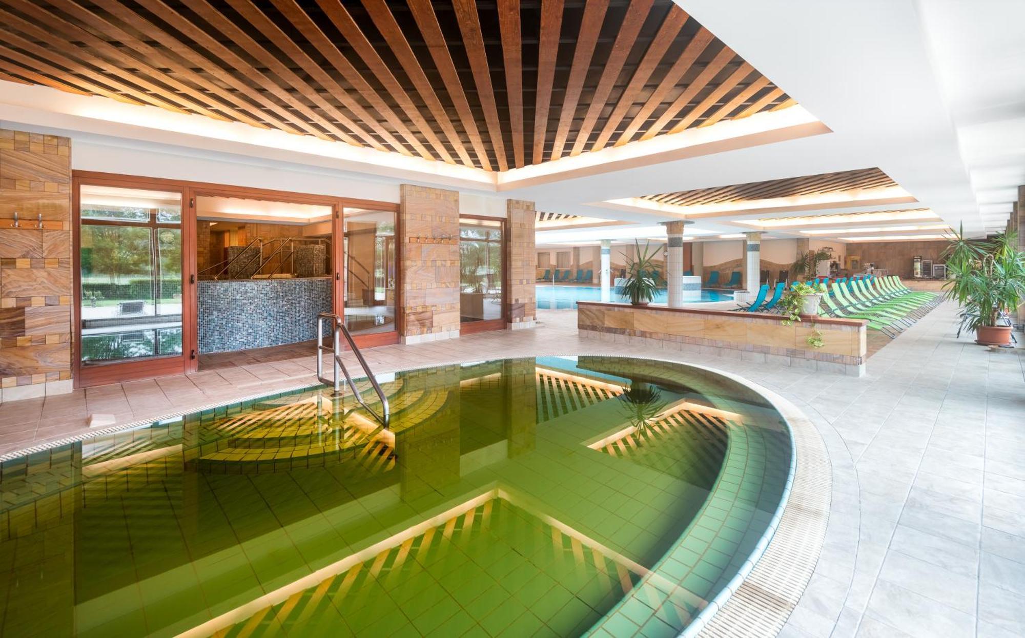 Aquarell Hotel Cegléd Eksteriør billede