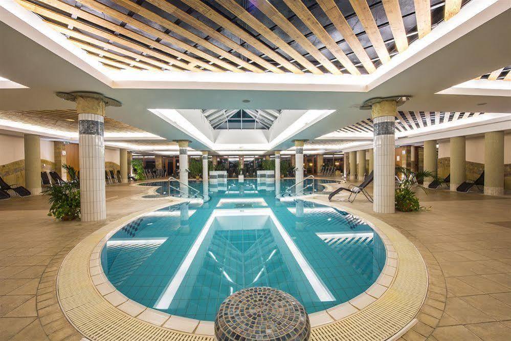 Aquarell Hotel Cegléd Eksteriør billede